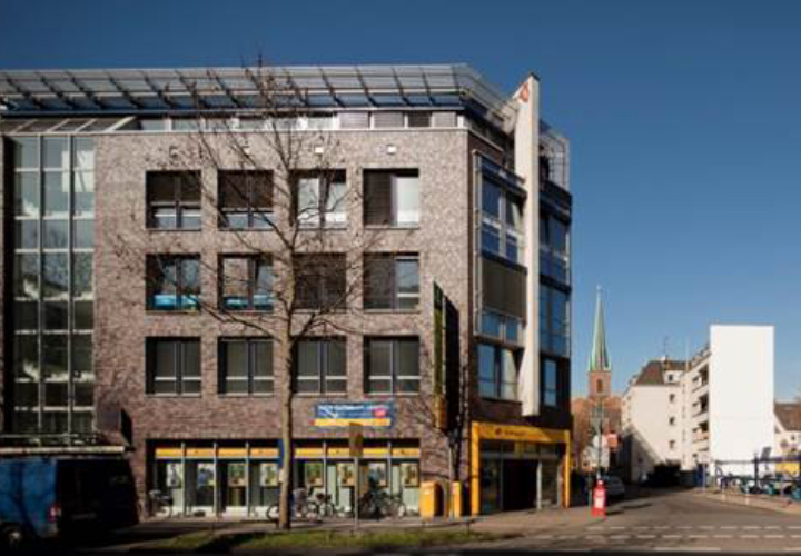 Bestandsumwandlung: Umbau eines Kölner Bürohauses zum Hotel