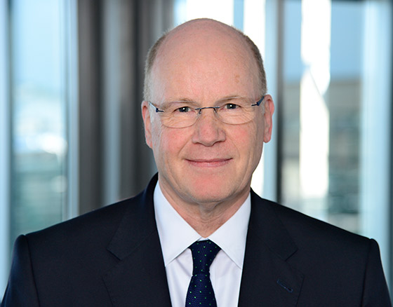 Portrait of Jens Nietner, Managing Director HIH Real Estate // HIH Projektentwicklung